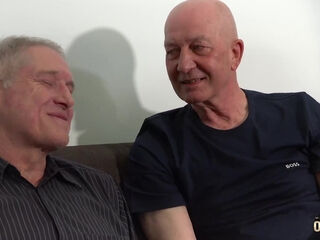 caralho grande,esporradela,fetiche,avô,punheta,madura,natural,mamas naturais,velho e novo,lamber a cona,engolir,adolescentes,trio,