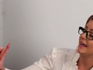 bdsm,mamas grandes,inglesa,europeia,dominaçao feminina,óculos,milf,