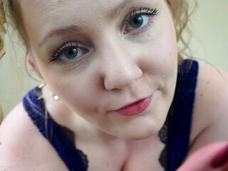 StripCamFun Blonde Amateur MILF Webcam for You