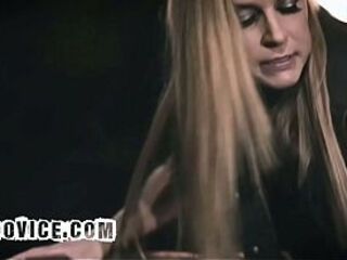 blond,blowjob,doggystyle,hardcore,lesbisk,MILF,fitteslikking,virkelighet,stemor,