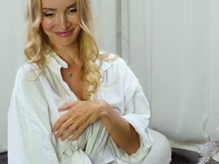 amateur,blond,milf,solo,webcam,