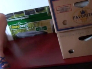 Riesige natrliche Brste in der Garage bespritzt!