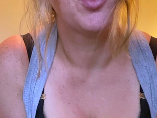 Amateur blond girl with big boobs getting fucked