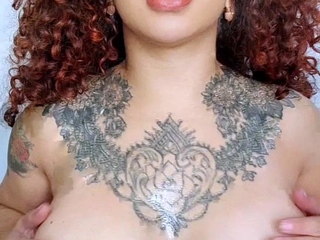 amatoriale,tette grandi,pene artificiale,milf,in solitaria,giocattoli,