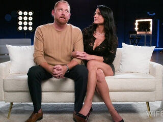 kont,grote pik,Pijpen,brunette,cuckold,op zijn hondjes,dik,echtgenoot,lingerie,milf,orgasme,vrouw,