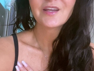 Big boobs milf masturbates with her dildo