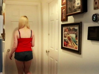 szőke,szopás,brit,ráélvezés,meglepetés,hármasban,egyenruha,