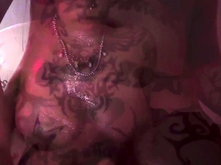 amateur,dikke tieten,milf,tepels,douche,