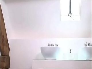 نياكة السباك لزوجة الرجل