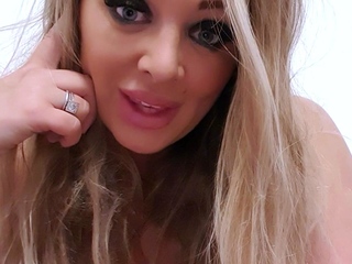 blonde,cute,milf,solo,toys,