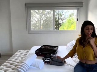 <?tr('amateur')?>,<?tr('big boobs')?>,<?tr('brunette')?>,<?tr('milf')?>,<?tr('solo')?>,<?tr('webcam')?>,