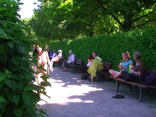 nagy cici,barna nő,milf,szabadban,