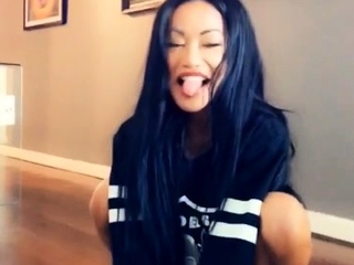 big boobs,brunette,close up,masturbation,milf,solo,webcam,