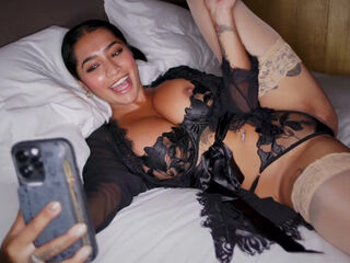 amatőr,segg,nagy popsi,nagy farok,fekete,szopás,mell,nagy segg,megcsalás,szájba élvezés,ráélvezés,kutyapóz,kézimunka,férj,fajok között,latin,milf,pornósztár,spriccelés,harisnya,