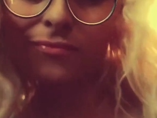 blonde,énorme gode,masturbation,milf,solo,webcam,