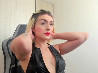 amateur,blonde,mom,solo,webcam,
