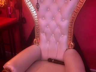 blonde,close up,cumshot,jerking,masturbation,milf,solo,
