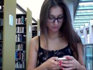 brunette,milf,solo,squirt,webcam,