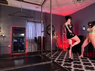 Goddess Sydnie - Ballbusted By Rubber Goddess To Earn Being