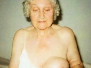 amateur,bbw,big boobs,granny,masturbation,mature,